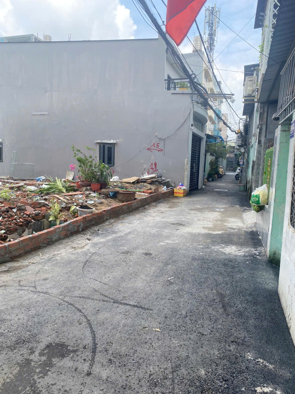 Ngay chợ Hiệp Bình Hiệp bình chánh thủ đức 71m2 Lô góc hẻm thông gần Phạm văn đồng giá chỉ 4.4 tỷ