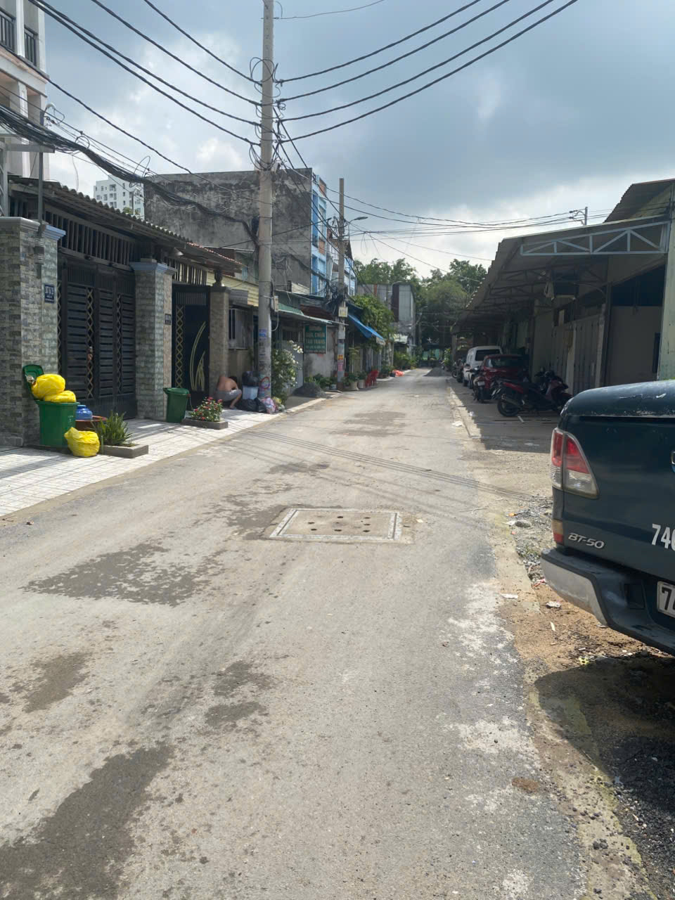 Ngay chợ Hiệp Bình Hiệp bình chánh thủ đức 71m2 Lô góc hẻm thông gần Phạm văn đồng giá chỉ 4.4 tỷ