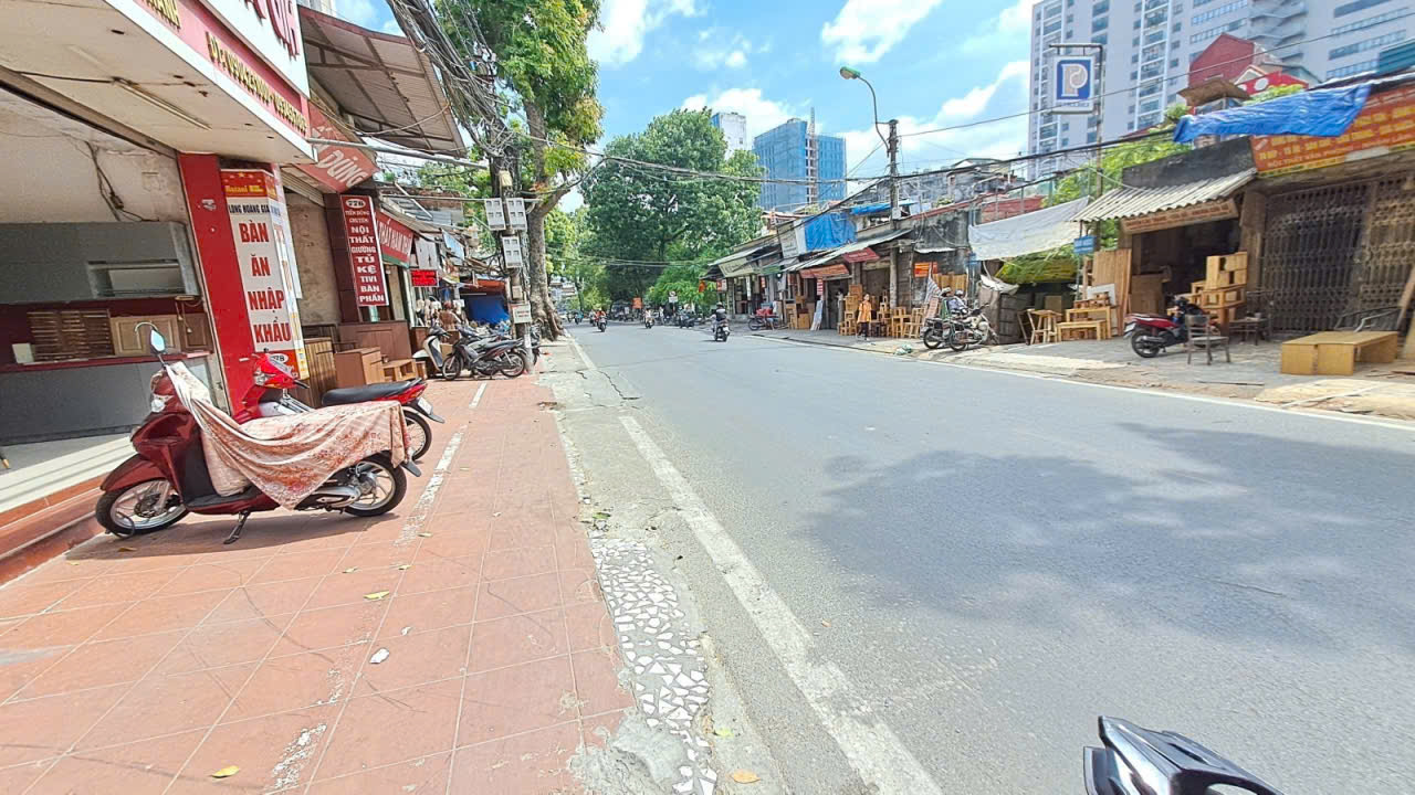 SỔ ĐỎ VUÔNG ĐÉT – TRUNG TÂM BA ĐÌNH – LA THÀNH – 2 MẶT NGÕ THOÁNG SÁNG- La Thành 50m, C4, mtn 3.8 m giá 8.5 tỷ