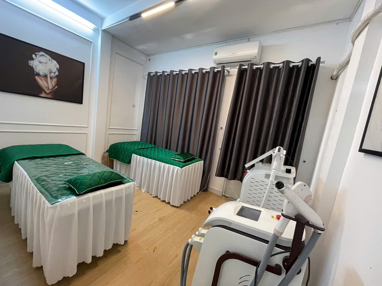Quận Bình Thạnh , SANG RẺ , Spa Chuyên Da – Gội – Body – Triệt, Tel : 0911400718 ( Chính chủ )
