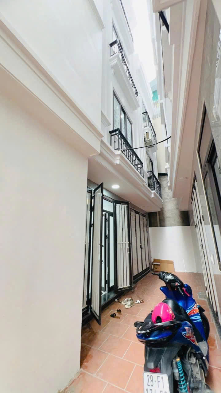 CHO THUÊ NHÀ 5 TẦNG – GLEXIMCO LÊ TRỌNG TẤN, HÀ ĐÔNG, HÀ NỘI CHỈ 8 TRIỆU 500K