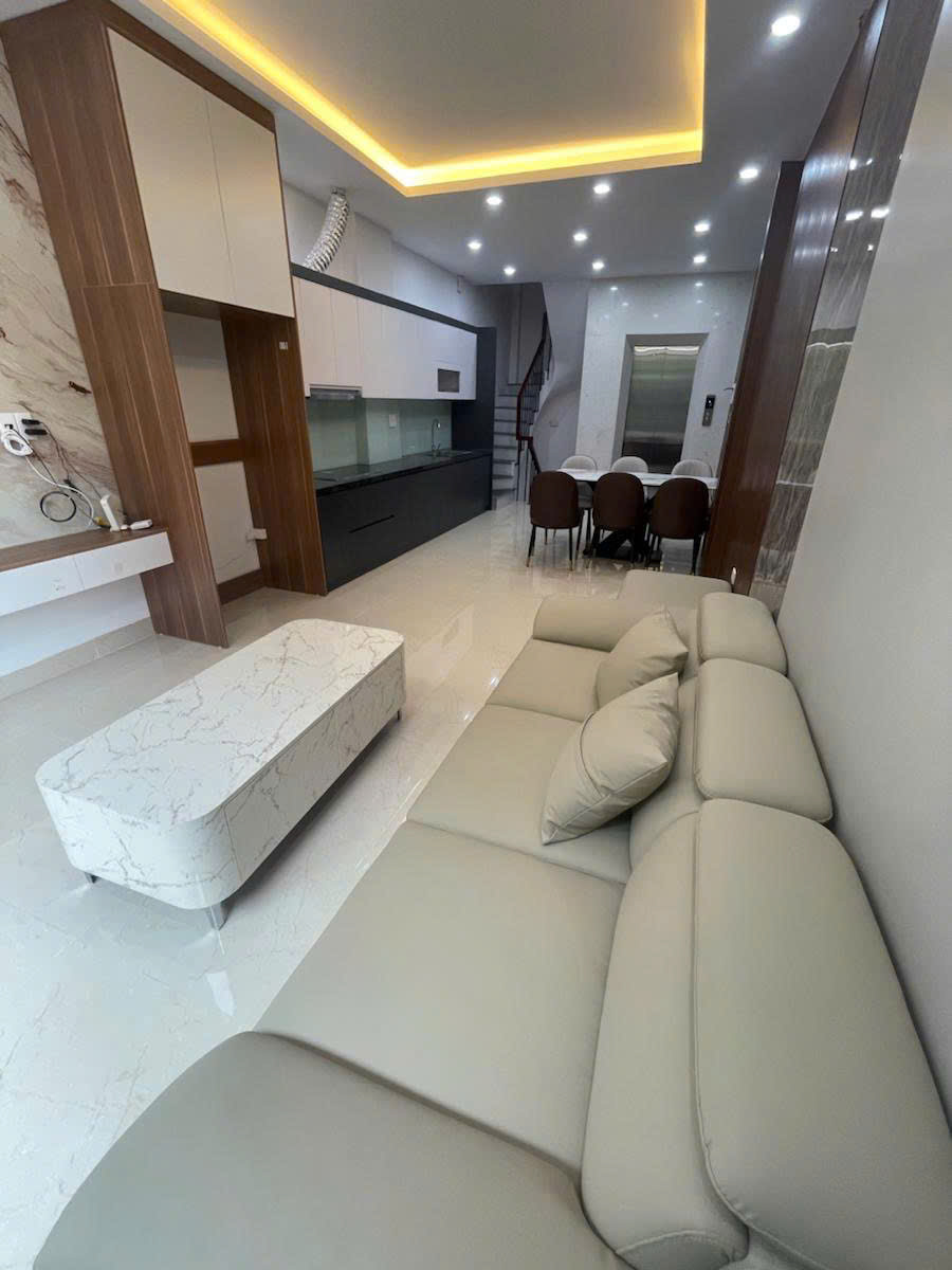 Bán nhà Ngọc Thụy 41m 6 tầng thang máy gara ô tô 11 tỷ