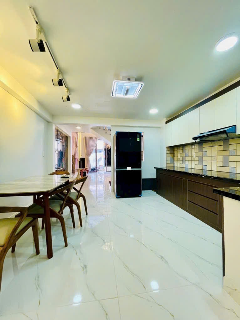 HẺM BÀ CẢ – CẦU PHÚ XUÂN NHÀ 5 TẦNG MỚI – FULL NỘI THẤT – HXH 6M – HOÀN CÔNG – 6.1 TỈ