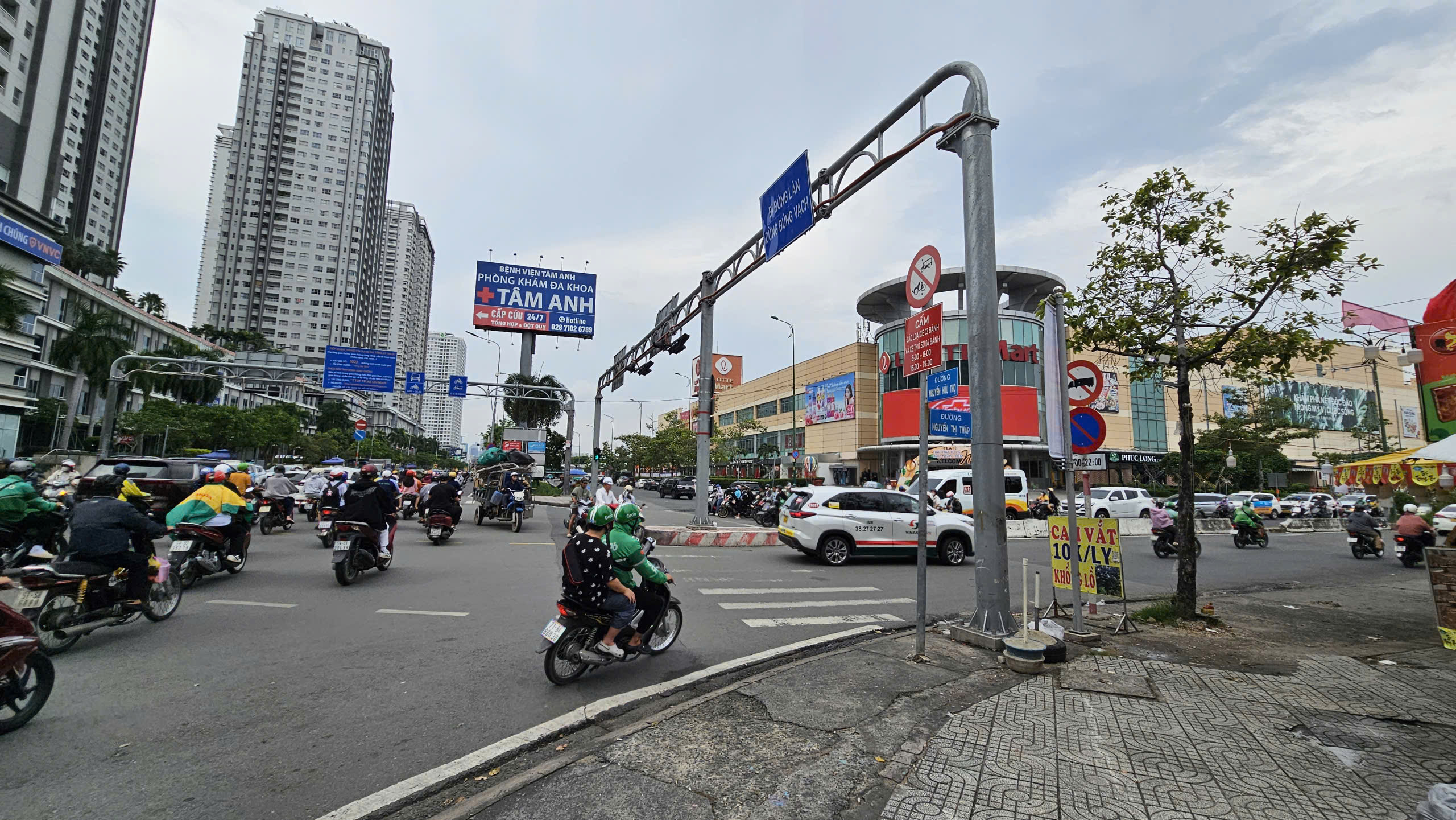 Sát mặt tiền Lotte Mart Tân Hưng Q7 Ngang 4 x12 có 4 TỶ NHÀ MỚI