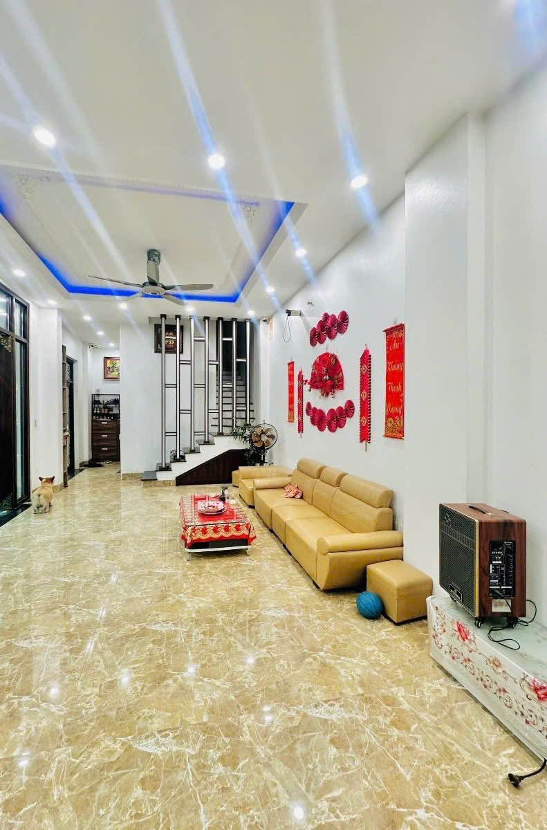 BÁN GẤP NHÀ NGÔ THỊ NHẬM SÁT CHỢ BÔNG ĐỎ,OTO,55M,5 TÂNG,MT:5M