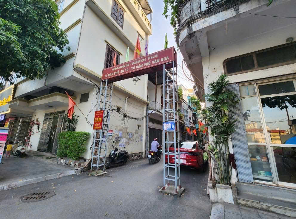 PHÂN LÔ_OTO TRÁNH BÀ TRIỆU_55M,4 TẦNG ,NGÕ 4 BÀ TRIỆU
