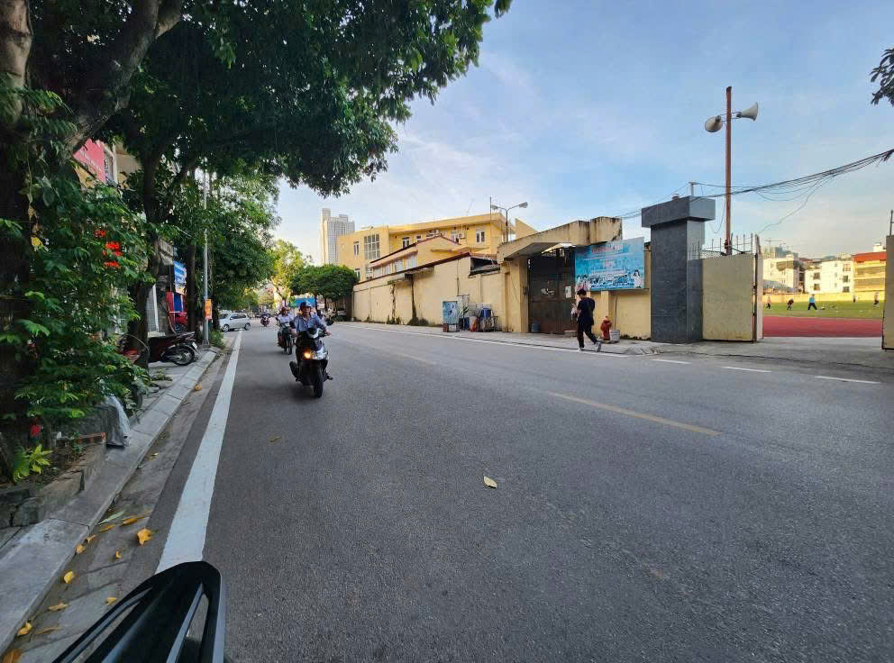 PHÂN LÔ_OTO TRÁNH BÀ TRIỆU_55M,4 TẦNG ,NGÕ 4 BÀ TRIỆU