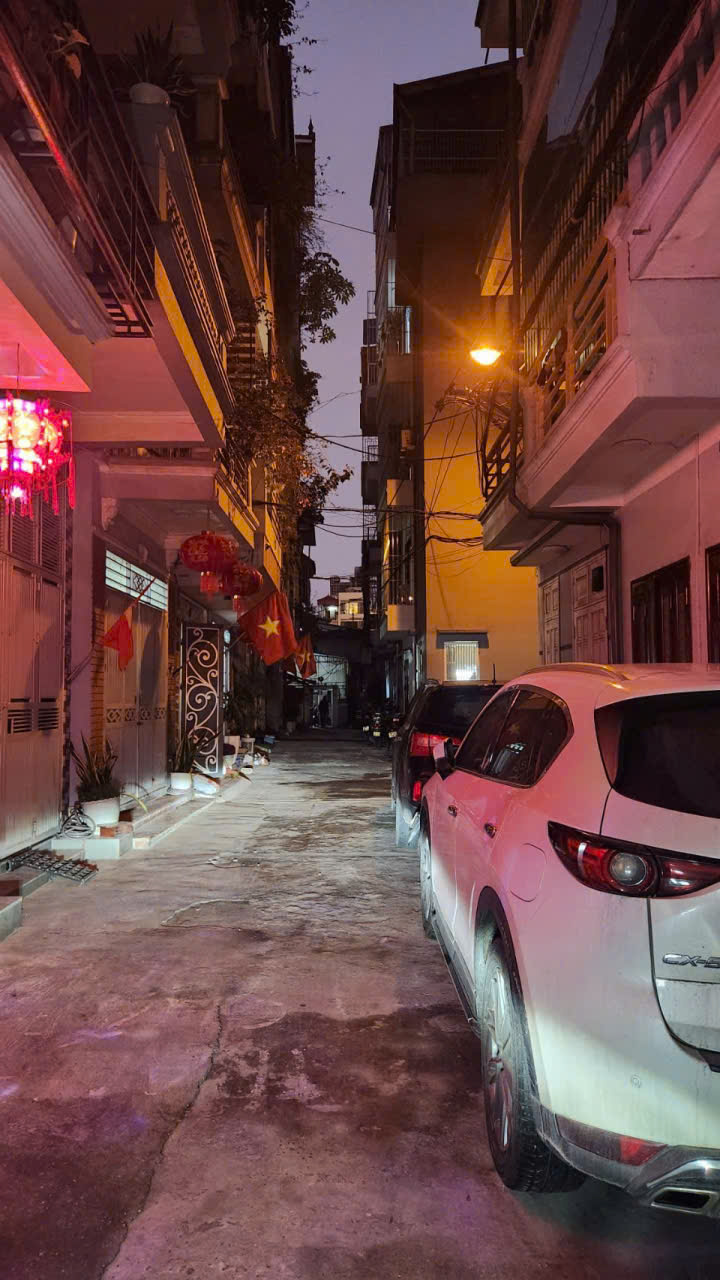 BÁN NHÀ NGỌC THỤY, LONG BIÊN, PHÂN LÔ QUÂN ĐỘI Chỉ Hơn 9 tỷ – 46m², 5 tầng, Gara, Ô tô tránh