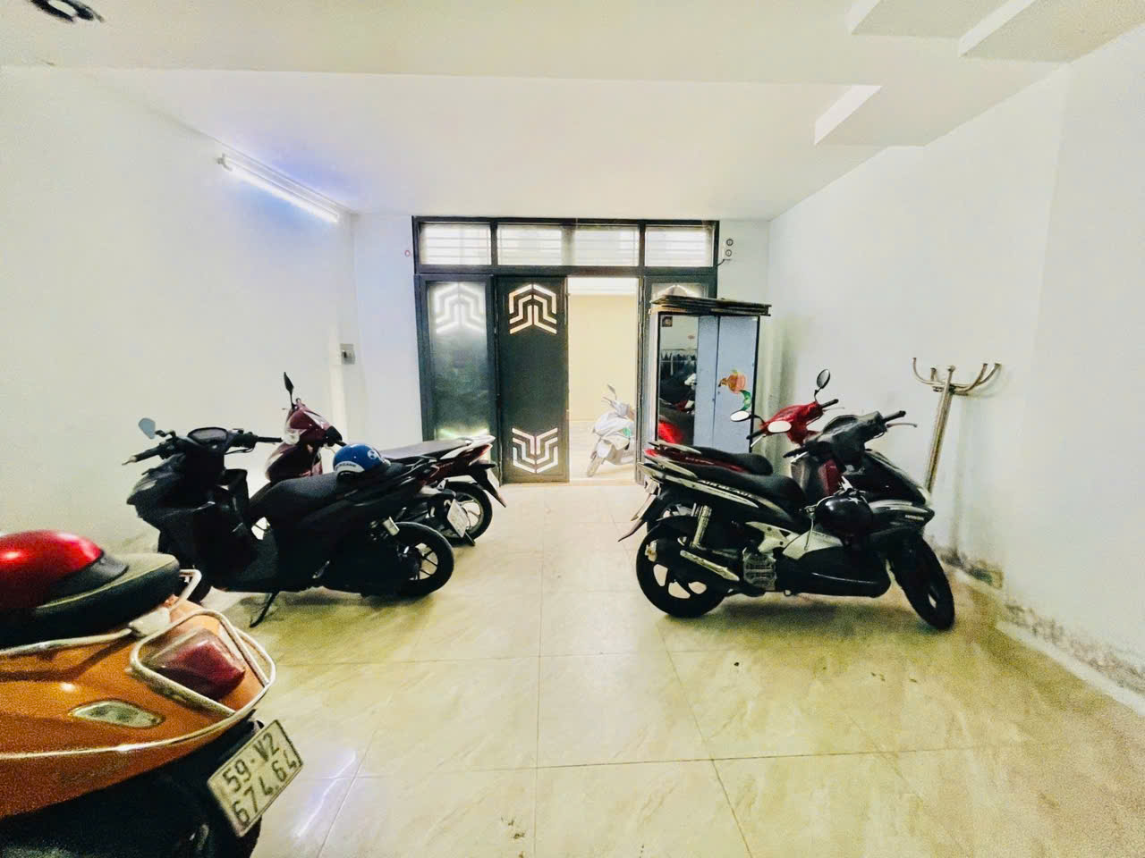 10 PHÒNG NGỦ LỚN – CHDV – NGUYỄN VĂN NGHI – 5 TẦNG THIẾT KÉ HIỆN ĐẠI – HẺM XE HƠI – CHÍNH CHỦ GẤP BÁN – 7.3 TỎI