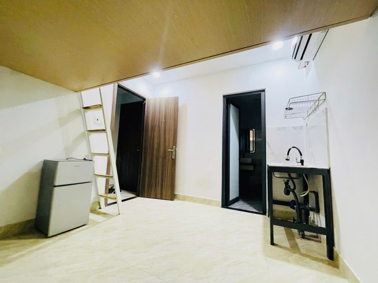 10 PHÒNG NGỦ LỚN – CHDV – NGUYỄN VĂN NGHI – 5 TẦNG THIẾT KÉ HIỆN ĐẠI – HẺM XE HƠI – CHÍNH CHỦ GẤP BÁN – 7.3 TỎI