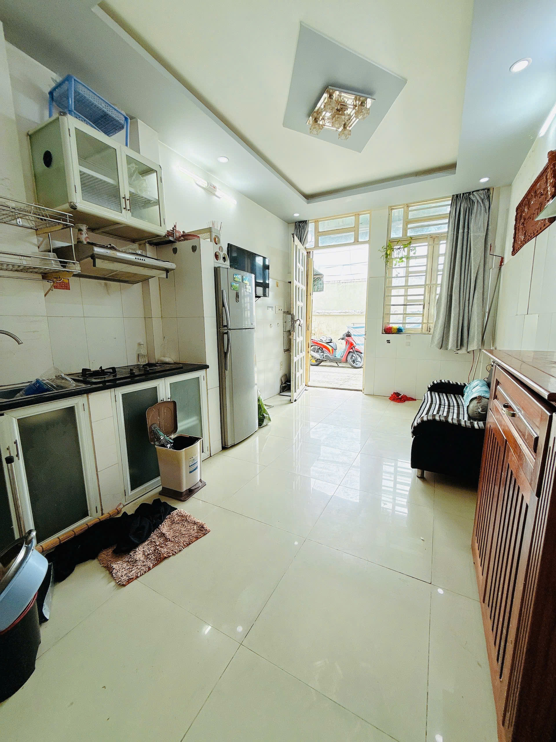 Nhà 3 tầng hẻm ÔTô 5m đường Âu Dương Lân P. Chánh Hưng. Giá 3,18 tỷ