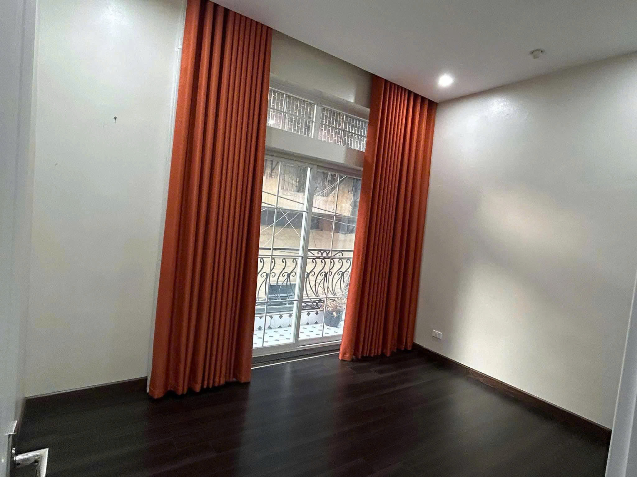 Hiếm có tại Ngọc Hà, ô tô vào nhà, 60m, chỉ 18 tỷ