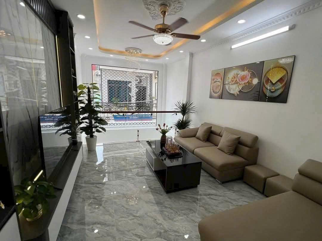 Đông Mỹ, Thanh Trì, 4 tầng 8.6 tỉ thang máy nhập khẩu, full nội thất xịn