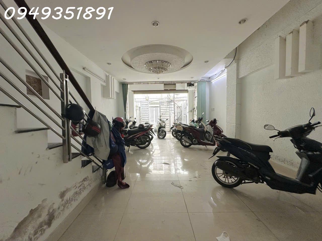 🏡 NHÀ CHDV – 12 PHÒNG – 2 MẶT THOÁNG – HẺM Ô TÔ NƠ TRANG LONG P7 BÌNH THẠNH