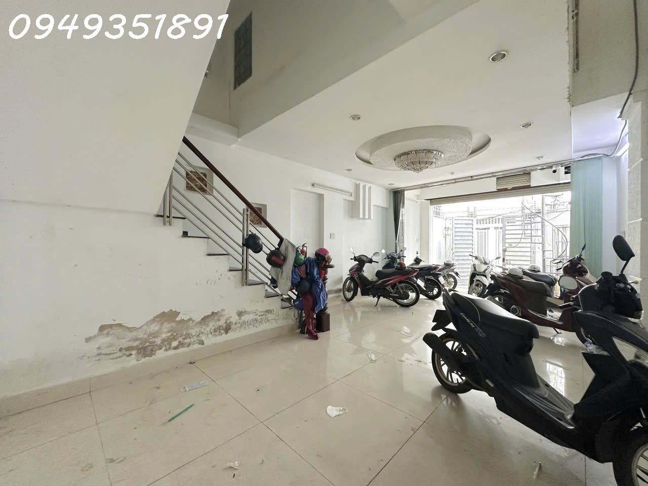🏡 NHÀ CHDV – 12 PHÒNG – 2 MẶT THOÁNG – HẺM Ô TÔ NƠ TRANG LONG P7 BÌNH THẠNH