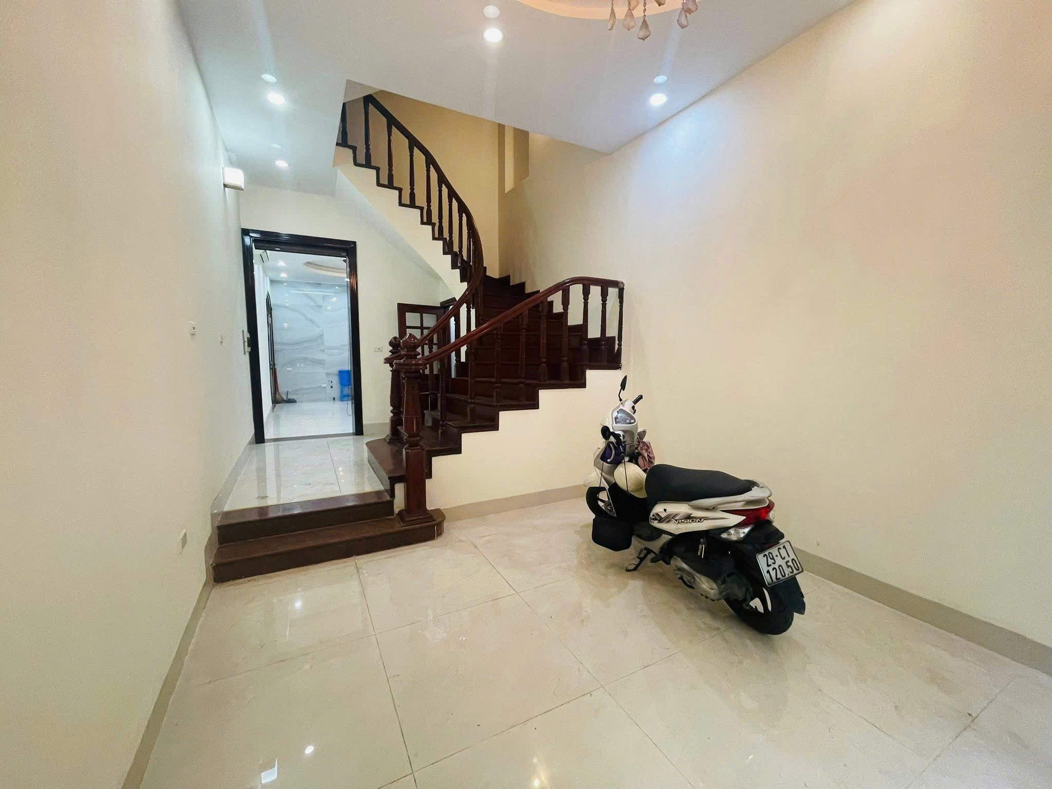 HOÀNG CẦU – 2 MẶT NGÕ Ô TÔ – KINH DOANH – DT 57m² 4 tầng MT 3.9m 26.5 tỷ