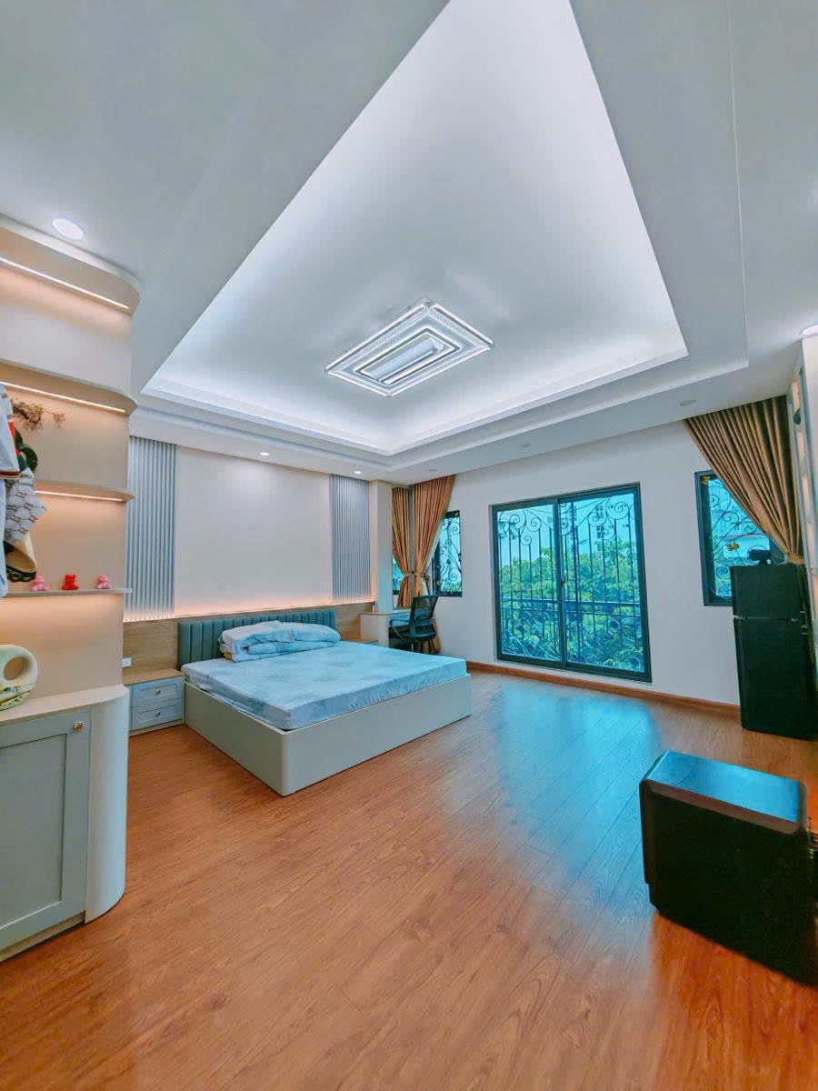 PHỐ DOÃN KẾ THIỆN Ô TÔ FULL NỘI THẤT XỊN 30m2 6 tầng mặt tiền 5.2m Giá 11.8 tỷ