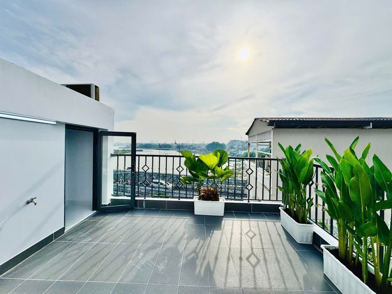 CHÍNH CHỦ – XÂY MỚI – 5 TẦNG HOÀN CÔNG ĐỦ – 4PN LỚN TẶNG FULL NỘI THẤT – DƯƠNG QUẢNG HÀM – HXH – GIÁ 5.94 TỶ – RẤT NGON – GÒ VẤP