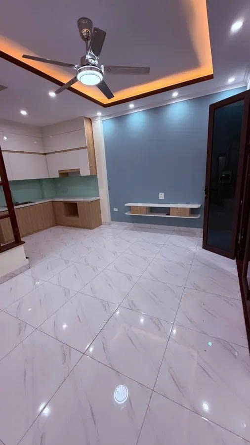Bán nhà tổ 6 Yên Nghĩa 36 m2 x 5 Tầng Ô TÔ đỗ cửa – Nhà đẹp ở ngay – Gía 5.25 tỷ