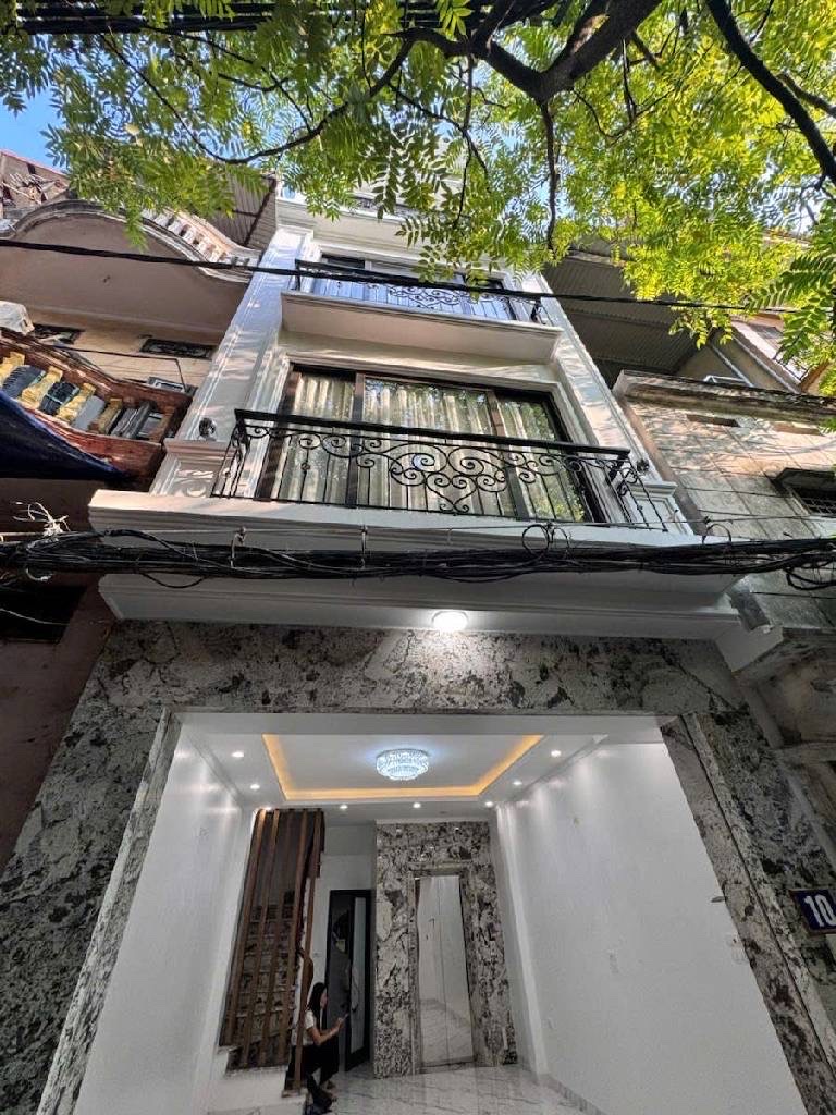 THỤY KHUÊ 37M x7 TẦNG THANG MÁY 18 TỶ NGÕ THÔNG RA HỒ,10M RA PHỐ ,XE 16 CHỖ ĐỖ CỬA