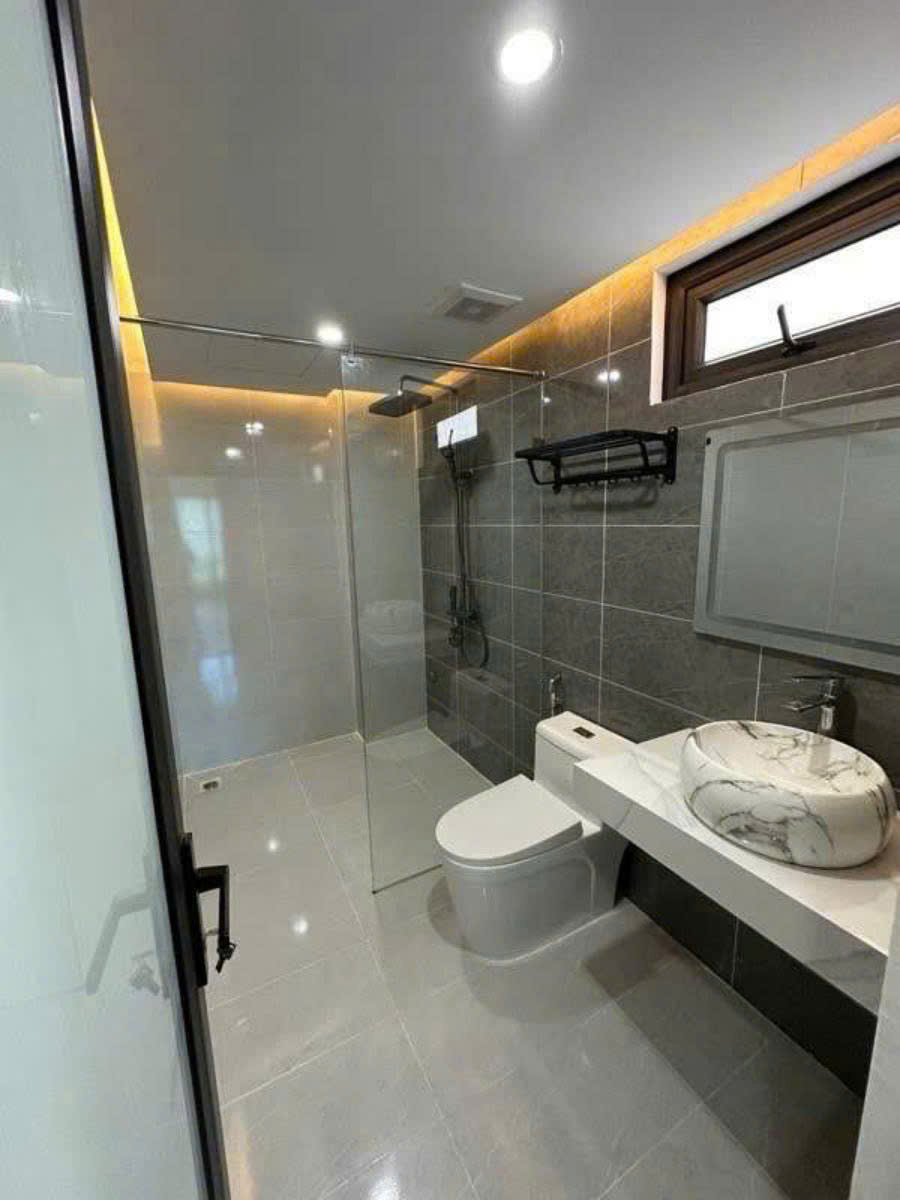 Bán nhà Ngô Gia Tự 40m 6 tầng MT5.1m thang máy lô góc gara ô tô hơn 9 tỷ