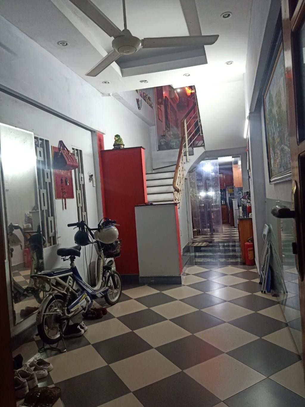 THỤY KHUÊ 44M x5 TẦNG-8,8 TỶ-10M RA PHỐ,VÀI BƯỚC RA HỒ TÂY