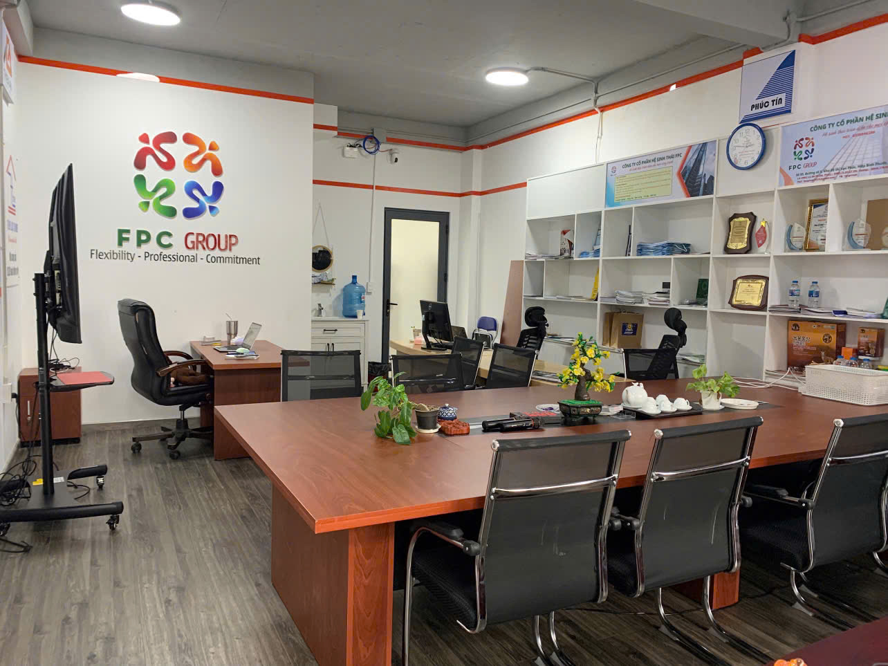 Cho thuê văn phòng 50m2 tầng 2, 3 ngay VẠN PHÚC CITY – HIỆP BÌNH PHƯỚC