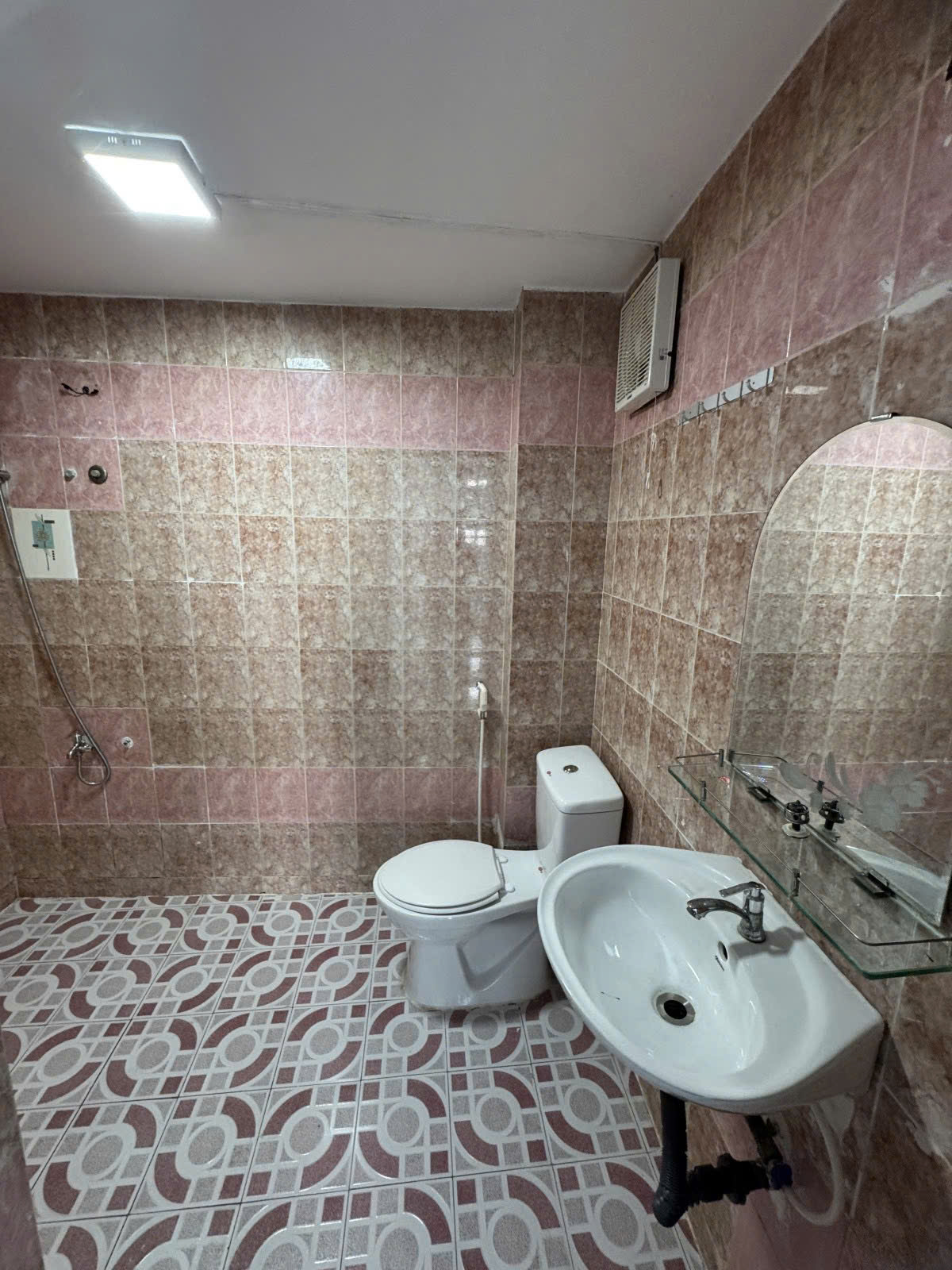 Nhà HXH sát chợ Phú Lâm Quận 6 50m2 nở hậu 2 tầng chỉ 5 tỷ nhỉnh