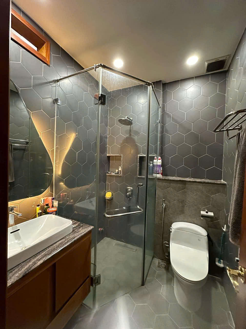 NHÀ ĐẸP – CHÍNH CHỦ – CÓ THAN MÁY – TÂN BÌNH – ĐỊNH CƯ BÁN 16 TỶ TL – TÂN BÌNH – HXH THÔNG – 5 TẦNG HOÀN CÔNG ĐỦ