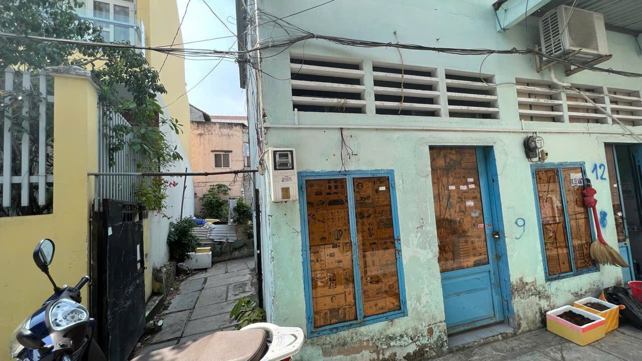 *** Cần bán đất hẻm cách mặt tiền Huỳnh Tấn Phát 5 phút đi xe ( Phường Bình Thuận ) quận 7, HCM