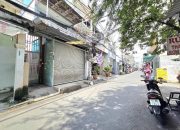 HẺM XE TẢI THÔNG F9 GV – BÁN ĐẤT TẶNG NHÀ, THUÊ 20 TR/TH, 126M2 (5,3×23) – KHU KINH DOANH TỐT