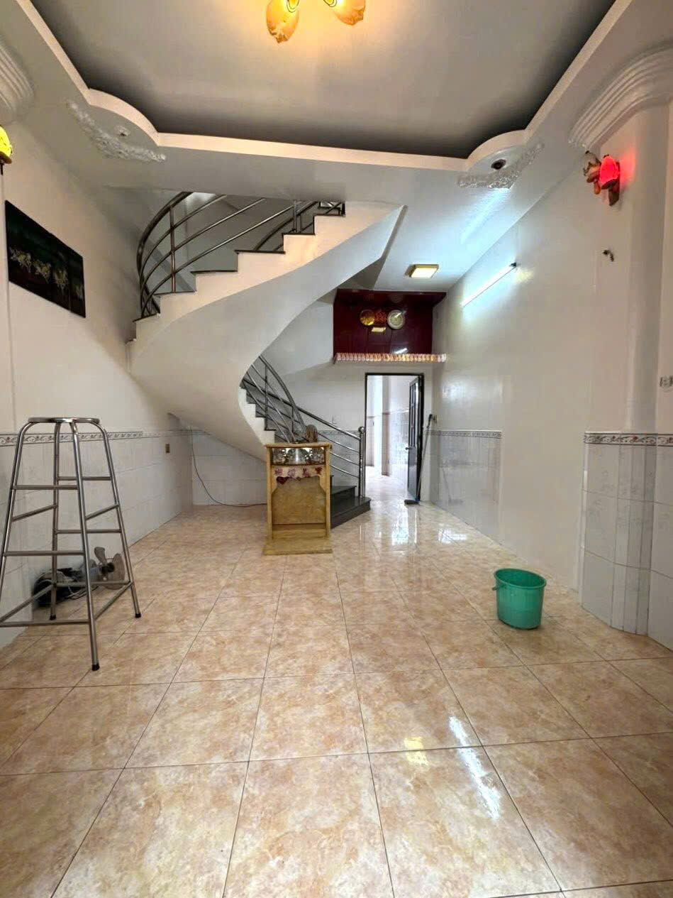 Chính chủ cần Cho thuê nhà nguyên căn 2 mặt tiền hẻm, mỗi hẻm 8m tại Hẻm 1/Hương Lộ 2 (Bình Tân cũ)