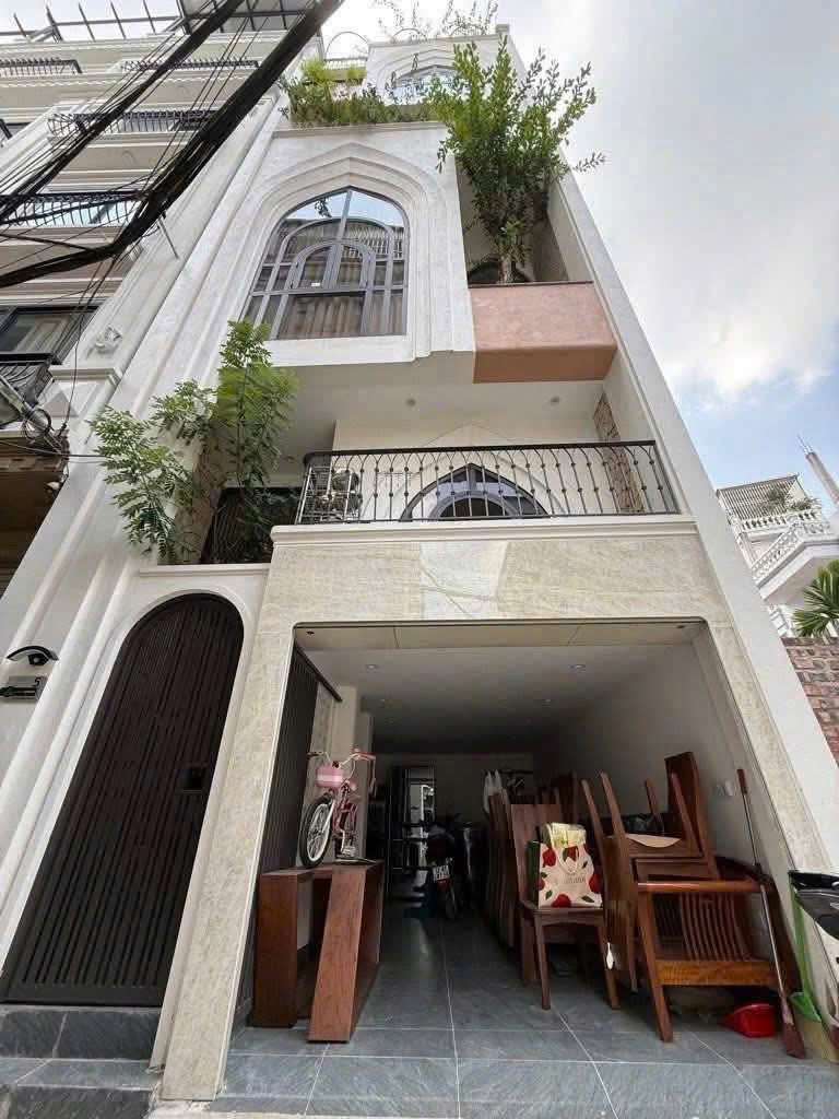 BÁN NHÀ PHỐ TRẠM – DÂN XÂY – FULL NỘI THẤT NHẬP KHẨU