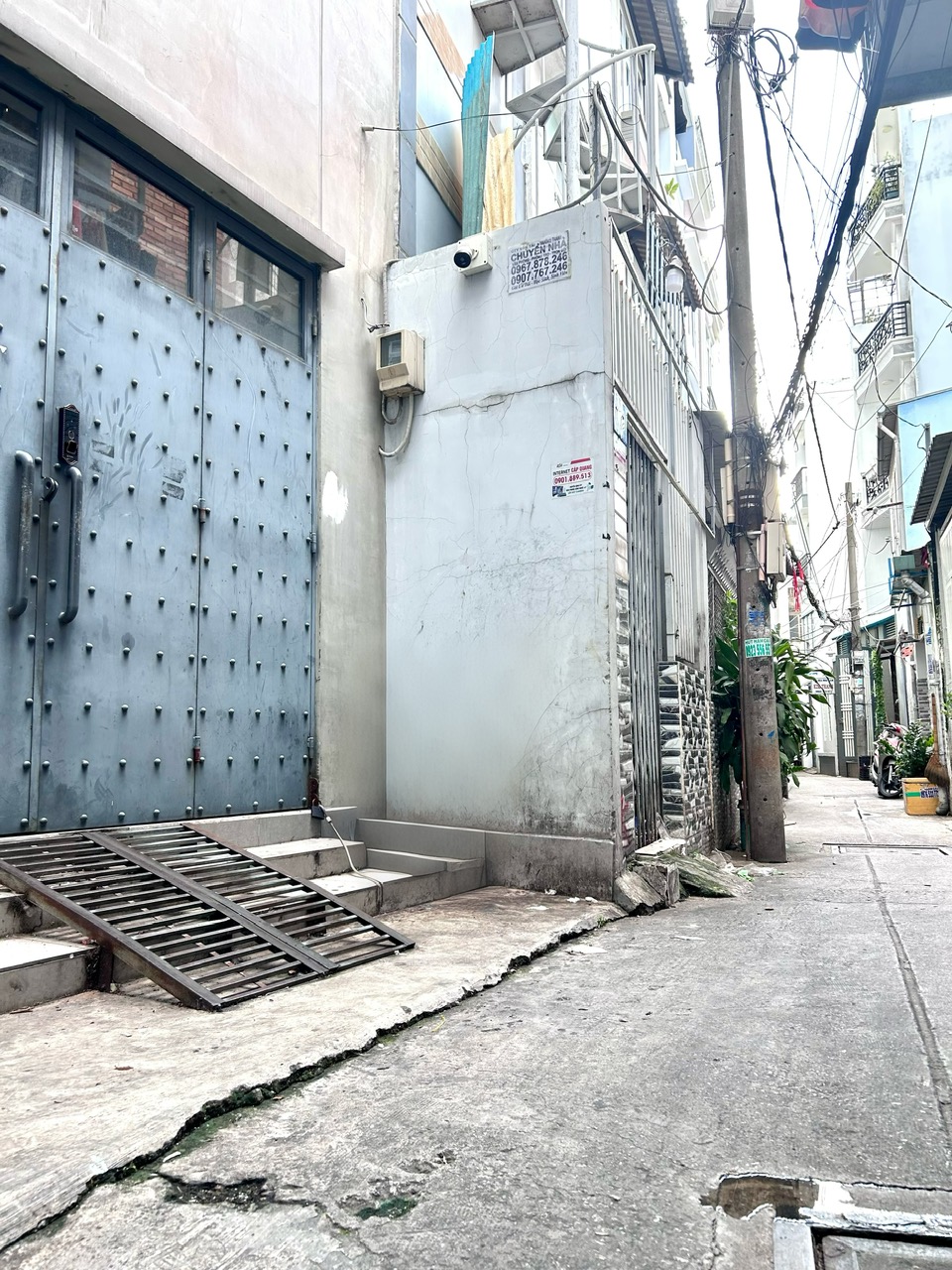 BÁN NHÀ 4 TẦNG ĐƯỜNG KHÁNH HỘI- LÀM CHDV- NGANG NỞ HẬU- SẴN DÒNG TIỀN 30 TRIỆU/ THÁNG- RA TÔN THẤT THUYẾT- BẾN VÂN ĐỒN -HOÀNG DIỆU- ĐẾN NGUYỄN TẤT THÀNH.