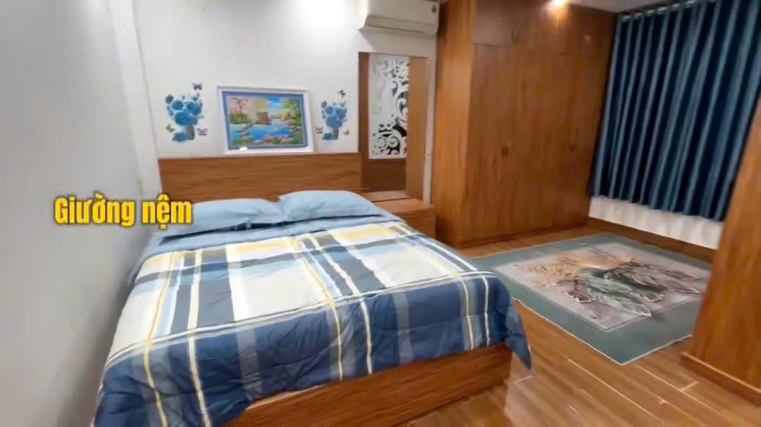 Cho thuê căn hộ lầu 3 khu vực Bình Thạnh gần Lăng Ông Bà Chiểu , view sân thượng rộng thoáng mát