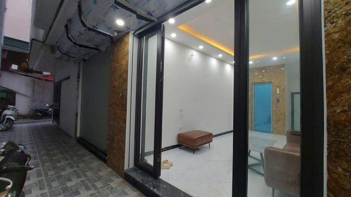 NGÕ CHỢ KHÂM THIÊN – NHÀ MỚI- THANG MÁY – 30m2 5 tầng mặt tiền 3.6m Giá 8.6 tỷ