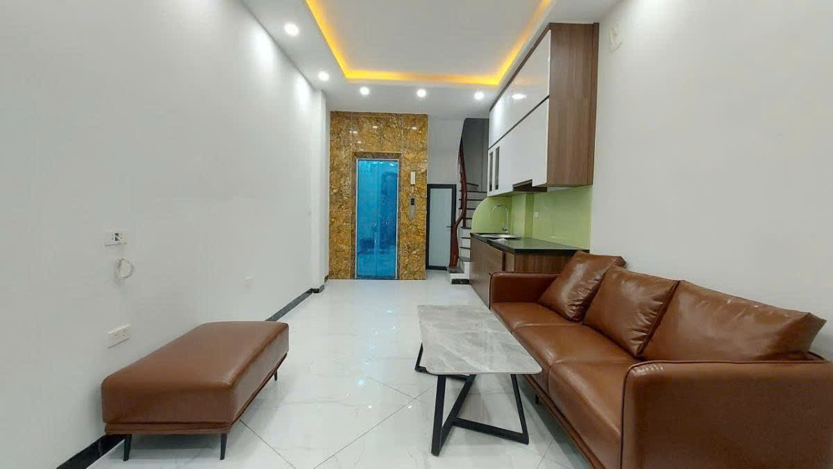 NGÕ CHỢ KHÂM THIÊN – NHÀ MỚI- THANG MÁY – 30m2 5 tầng mặt tiền 3.6m Giá 8.6 tỷ