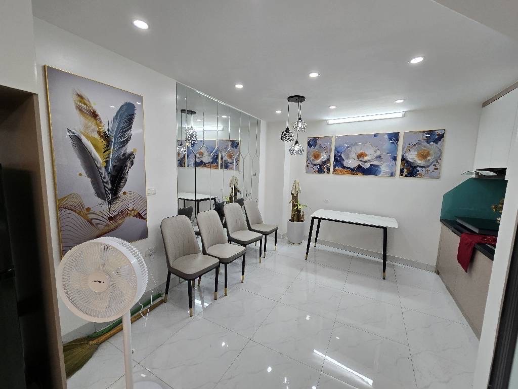 HOÀNG HOA THÁM 45M,4 NGỦ GIÁ 8,1 TỶ,FULL NỘI THẤT,NGÕ THÔNG,NỞ HẬU ĐẸP