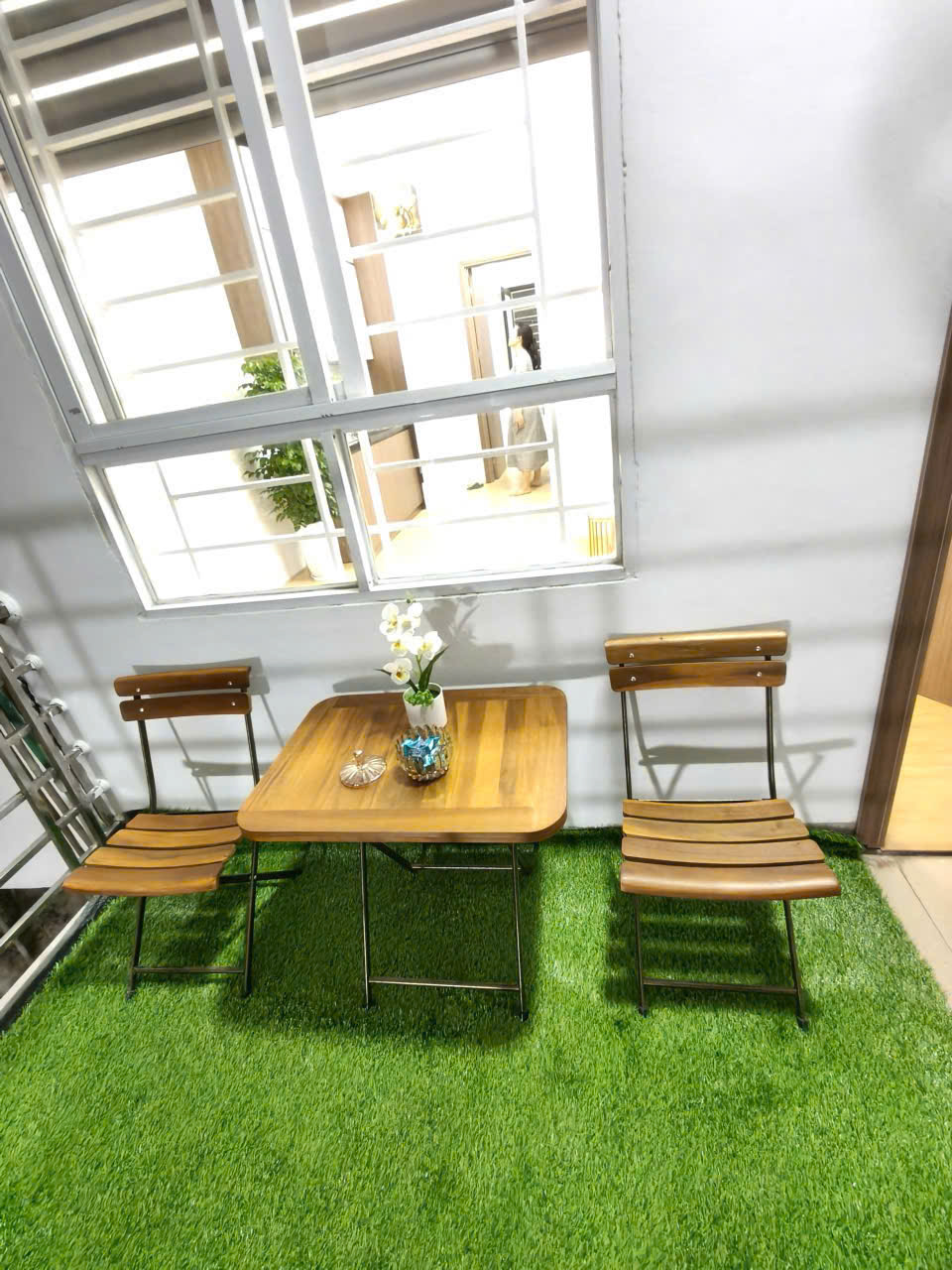 Căn ccmn Nguyễn Trãi- Ngã Tư Sở tầng 2, 52 m, 2 ngủ, 1 khách , 1 bếp.Tất cả các phòng đều có cửa sổ ban công thoáng.Khu vực trung tâm lõi Thanh Xuân Đống Đa phát triển cao. Nhà cách mặt phố 80 m, ngõ thông, rộng rãi, tiện ích đủ thứ