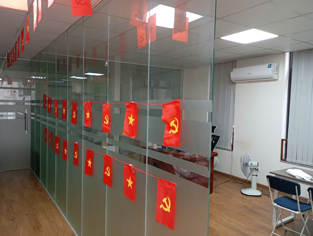 CHO THUÊ VĂN PHÒNG THÔNG SÀN TẠI SỐ 40/ 112 HOÀNG QUỐC VIỆT, CẦU GIẤY