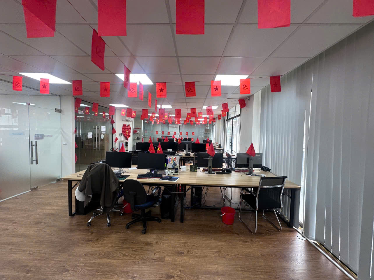 CHO THUÊ VĂN PHÒNG THÔNG SÀN TẠI SỐ 40/ 112 HOÀNG QUỐC VIỆT, CẦU GIẤY