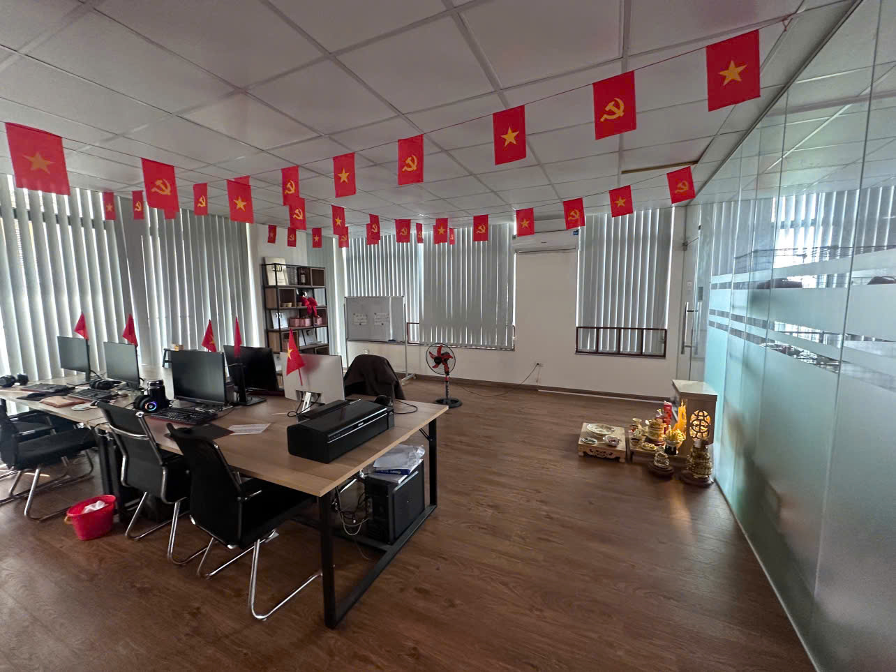 CHO THUÊ VĂN PHÒNG THÔNG SÀN TẠI SỐ 40/ 112 HOÀNG QUỐC VIỆT, CẦU GIẤY