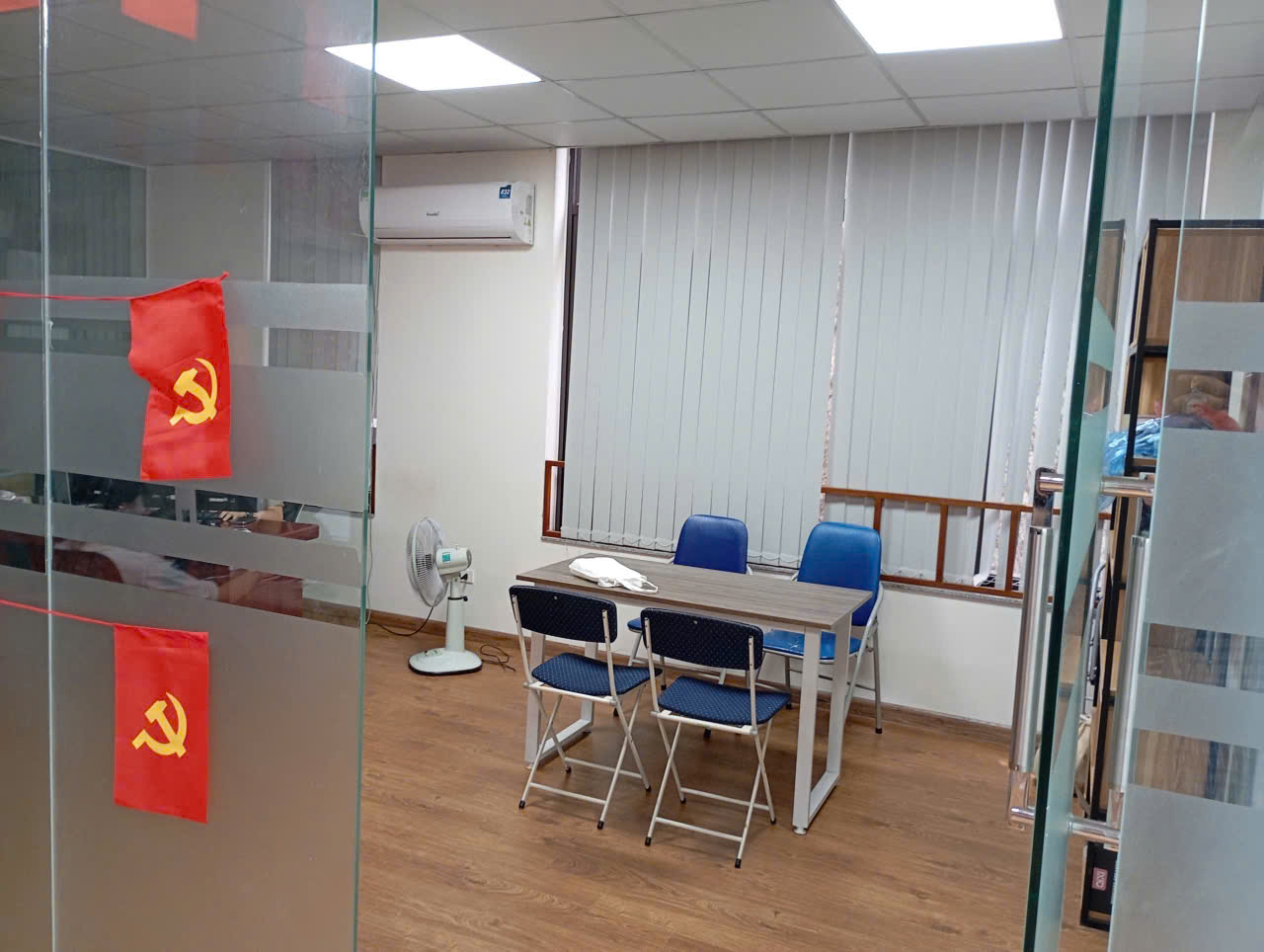 CHO THUÊ VĂN PHÒNG THÔNG SÀN TẠI SỐ 40/ 112 HOÀNG QUỐC VIỆT, CẦU GIẤY