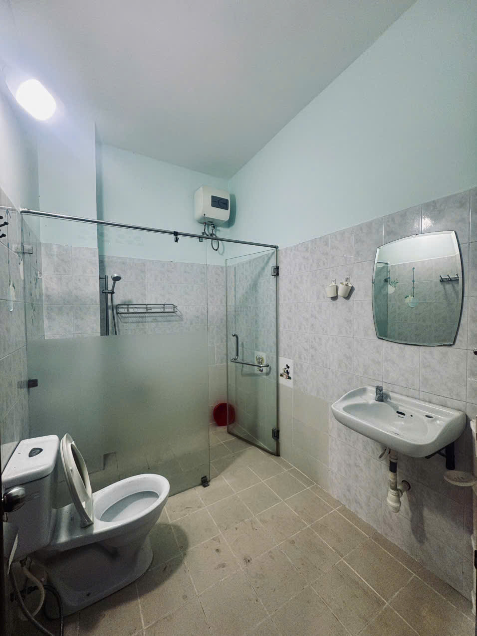 Chính chủ cần cho thuê 4 Phòng trọ trong nhà nguyên căn tại hẻm xe hơi đường Nguyễn Cửu Vân, Q. Bình Thạnh