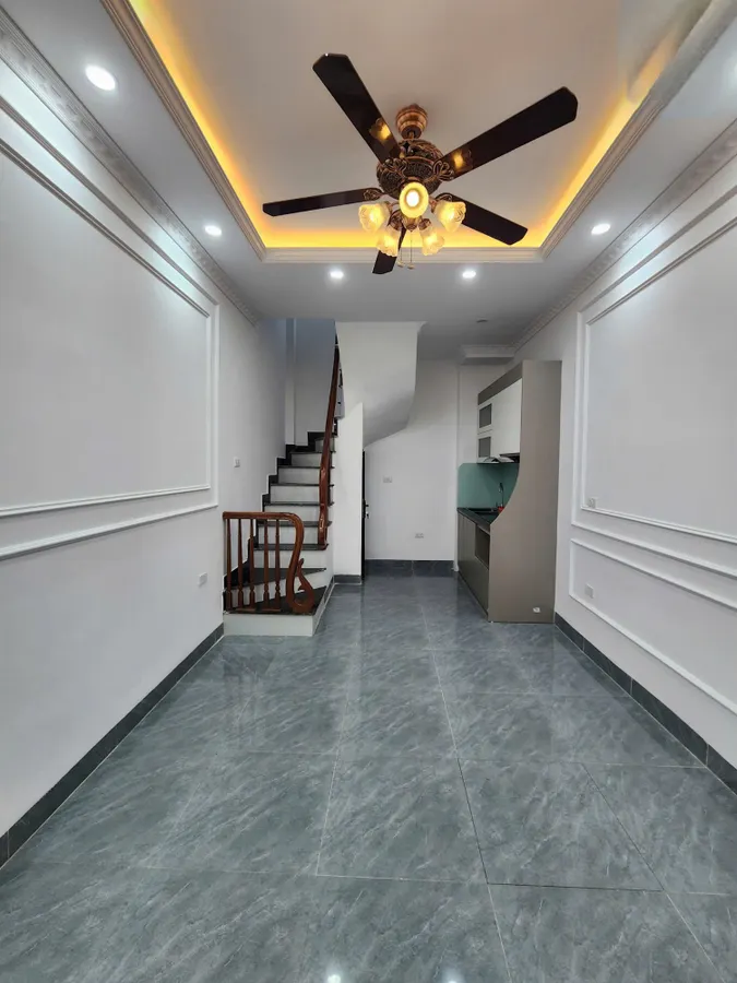 Bán Nhà Đội Cấn 23m2. 5 tầng. mặt tiền 3.3m. giá 7.85 Tỷ Ba Đình Hà Nội
