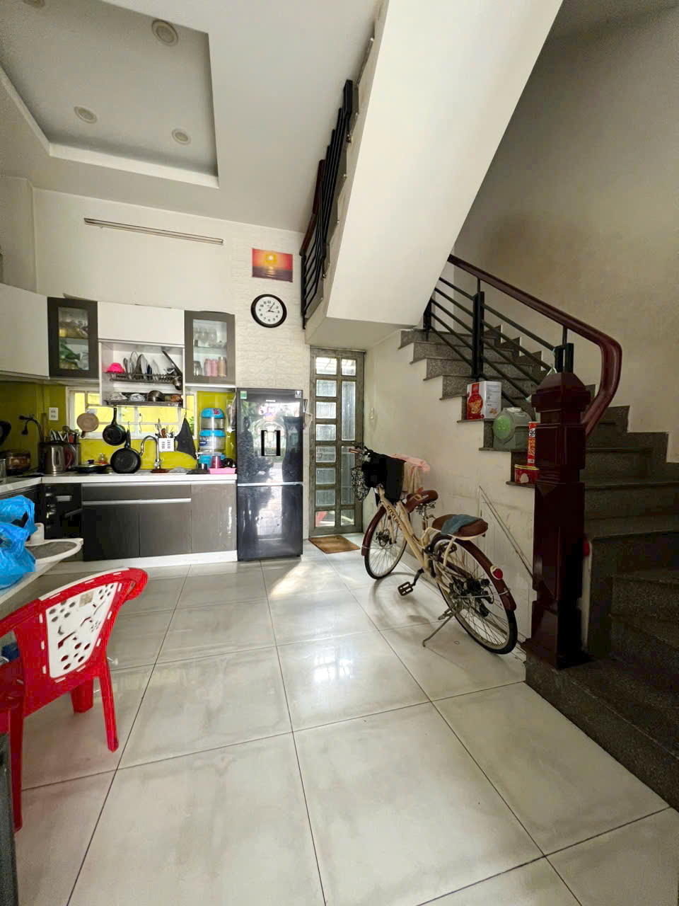 Nhà 4 tầng nở hậu L mặt tiền view bờ kè Lò Gốm P12Q6. Giá: 8.9 tỷ