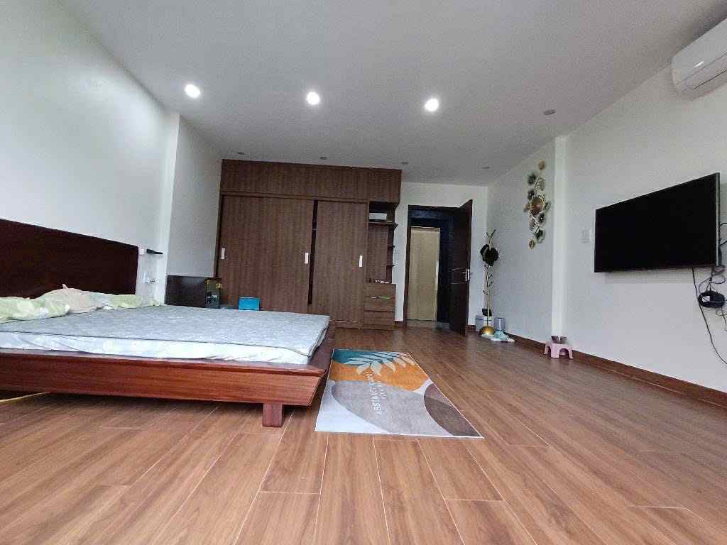 Bán nhà Tân Mai, quận Hoàng Mai 60m 7 tầng nhà mới cực đẹp thang máy, ô tô cất trong nhà, trước nhà ô tô tránh đỗ ngày đêm