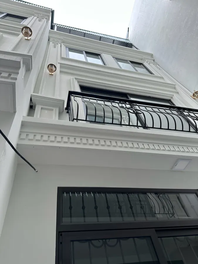 NHÀ ĐẸP 4 TẦNG Ô TÔ VÀO NHÀ CỰ KHỐI 35m2 mặt tiền 5m, 4.6 Tỷ Long Biên Hà Nội.