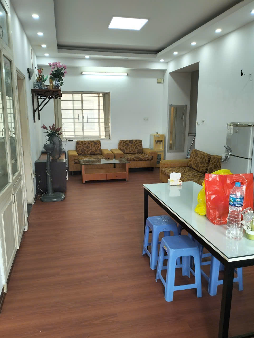 Cho thuê căn hộ 503 nhà e3a, số 7 Vũ Phạm Hàm, Yên Hoà, Cầu Giấy, Hà Nội