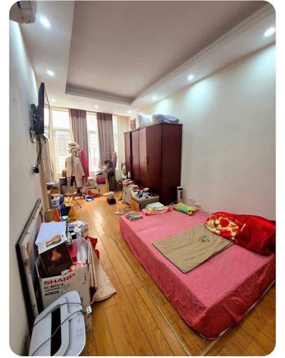 Bán nhà phố Hàng Mành, 60m2, 3 tầng, mặt tiền 4m, nhỉnh 43 tỷ, kinh doanh đỉnh
